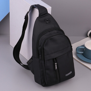 男士高级感胸包男款斜挎包大容量休闲小背包男防水牛津布休闲潮流
