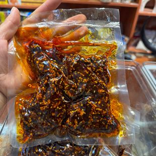 四川松潘九寨沟特产麻辣牛肉干油货香辣五香味休闲零食超级好吃