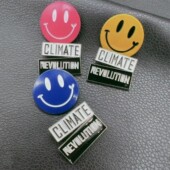 可爱笑脸胸针胸章固定衣服领口装 饰金属徽章包包配饰别针男女通用