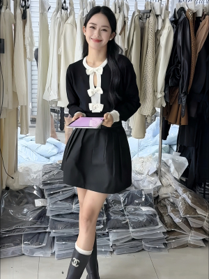 十三行2025秋季韩系甜美温柔拼色蝴蝶结弹力修身针织上衣女潮