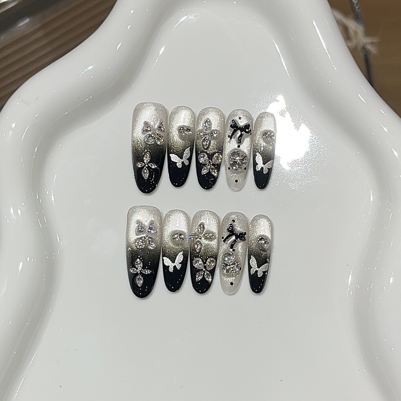 高级感蝴蝶闪钻纯手工穿戴甲