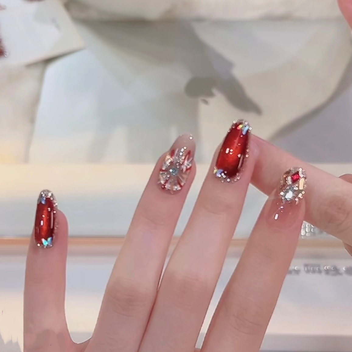 高级感红色水钻纯手工穿戴甲显白爆闪美甲片可拆卸成品美甲甲片,彩妆/香水/美妆工具,穿戴甲/甲片,淘宝优惠券,粉丝福利购,淘宝优惠卷