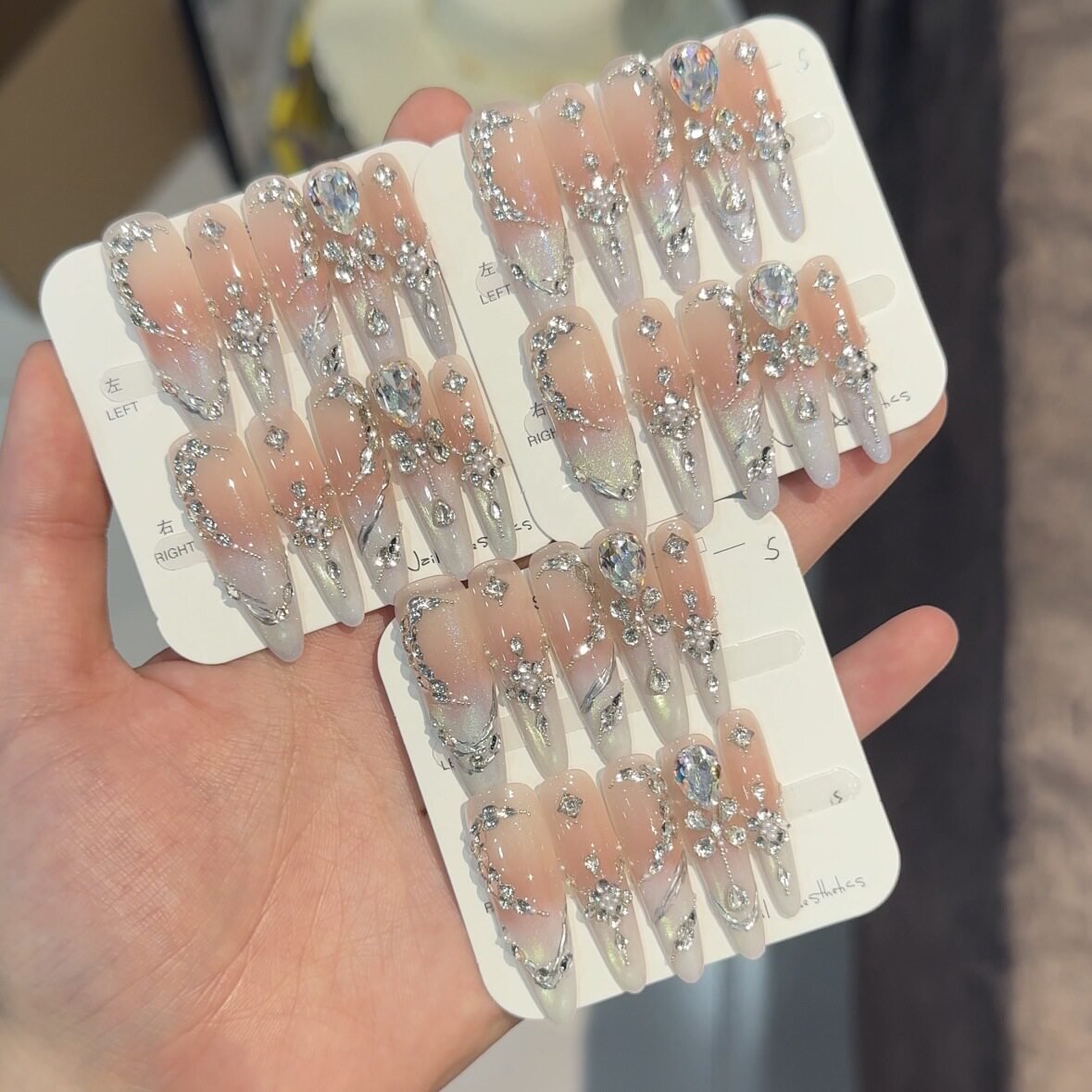 富家千金轻奢满钻渐变手工穿戴甲