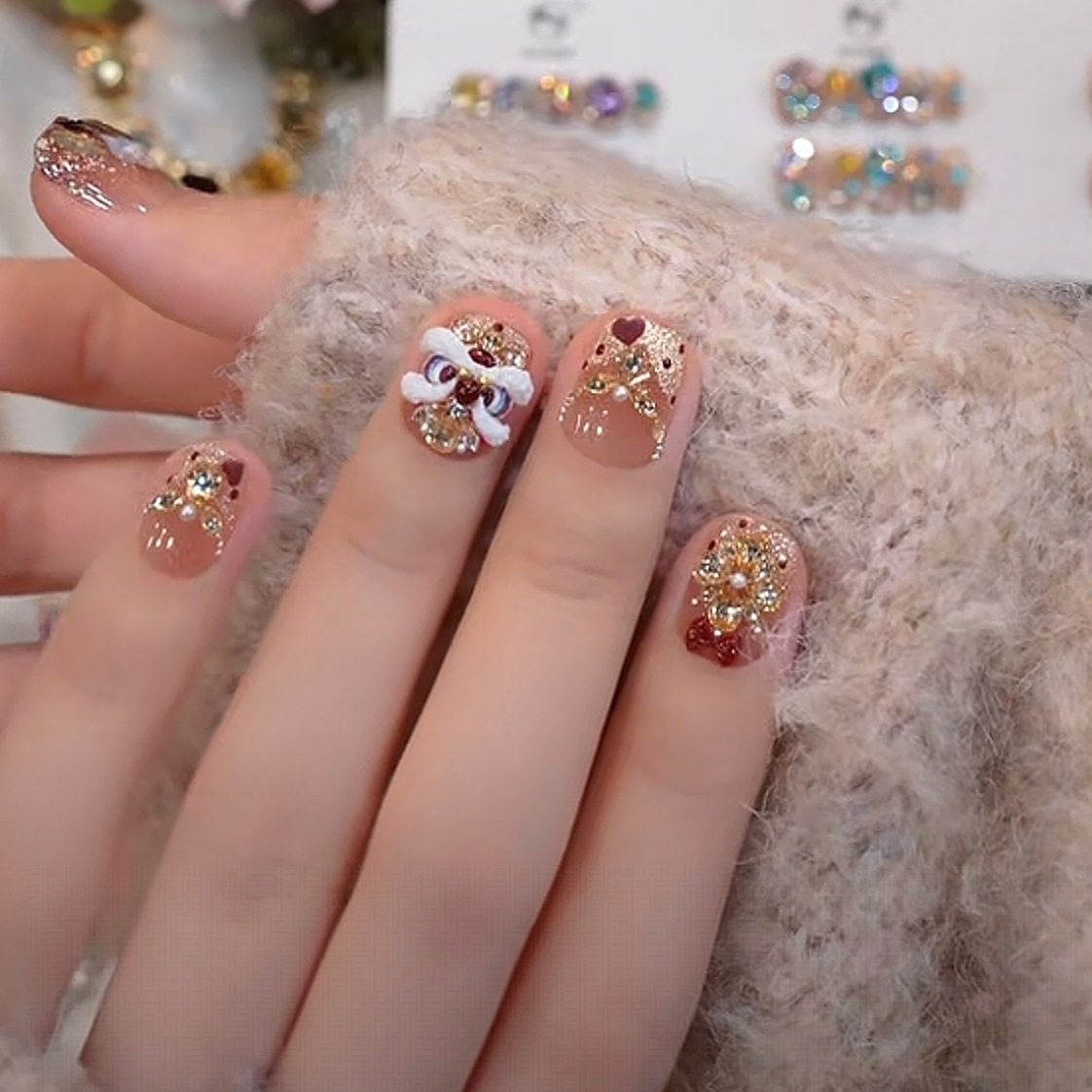 新年醒狮穿戴甲短款水钻高级感可拆卸日常手工爆闪奢华亮片美甲,彩妆/香水/美妆工具,穿戴甲/甲片,淘宝优惠券,粉丝福利购,淘宝优惠卷