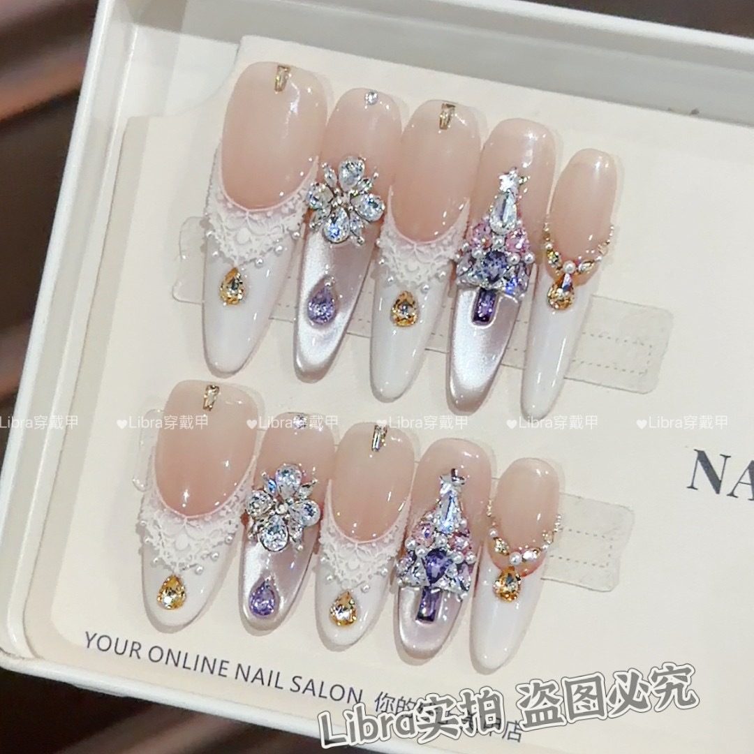 穿戴甲高级感显白猫眼美甲