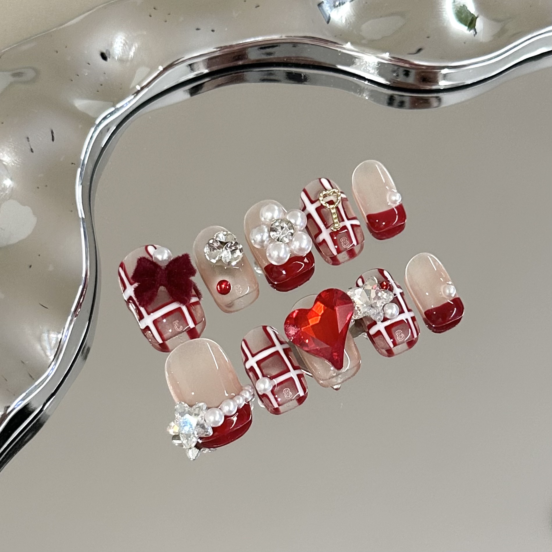 红丝绒蝴蝶手工穿戴甲美甲贴立体爱心钻玻璃珠格纹红色系假指甲