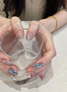 蓝色彩钻细闪大亮片个性渐变透明星星爆闪日常短款可拆卸穿戴甲