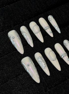 梦幻之城手工穿戴甲长款乳白色手绘感浮雕圈圈玻璃珠显气质美甲片