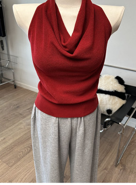 凹造型女王～ 荡领露背扭结针织无袖背心修身打底衫上衣