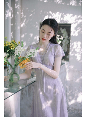 微笑向暖 紫色v领短袖蕾丝收腰连衣裙女夏季法式复古气质a字裙子