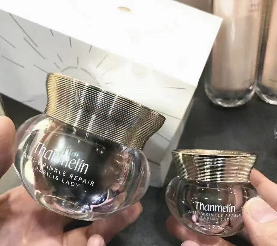 贵妇膏臻活凝肌水乳液精华眼霜面霜收缩毛孔紧致保湿补水玻尿酸
