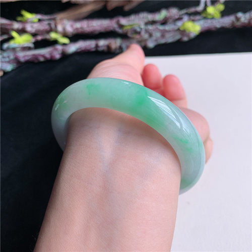 7月新品 鸿玉翡翠55圈口冰糯种飘阳绿正圈玉手镯女款正品9Y90630