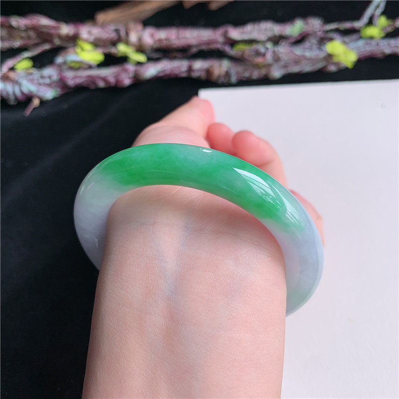 5月新品 鸿玉翡翠53圈口冰糯种紫底飘阳绿圆条玉手镯女款3B60511