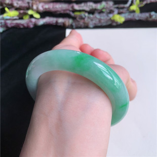 6月新品 鸿玉翡翠54圈口冰糯种飘阳绿正圈玉手镯女款正品11R50604