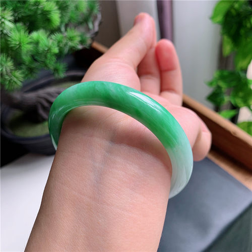 9月新品 鸿玉翡翠54圈口冰糯种飘阳绿正圈玉手镯女款正品19G50902