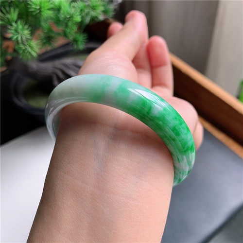 9月新品 鸿玉翡翠53圈口冰糯种飘阳绿正圈玉手镯女款正品11B60908