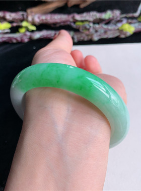 6月新品 鸿玉翡翠57圈口冰糯种飘阳绿正圈玉手镯女款正品62V90623
