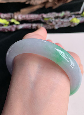 6月新品 鸿玉翡翠56圈口冰糯种飘阳绿正圈玉手镯女款131B90616