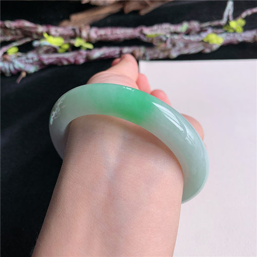 6月新品 鸿玉翡翠57圈口冰糯种紫底飘阳绿正圈玉手镯女款89F30617