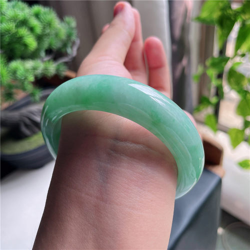 9月新品 鸿玉翡翠57圈口冰糯种飘阳绿正圈玉手镯女款正品37F70920
