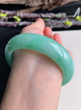 7月新品 鸿玉翡翠57圈口冰糯种飘阳绿正圈玉手镯女款正品29F70701