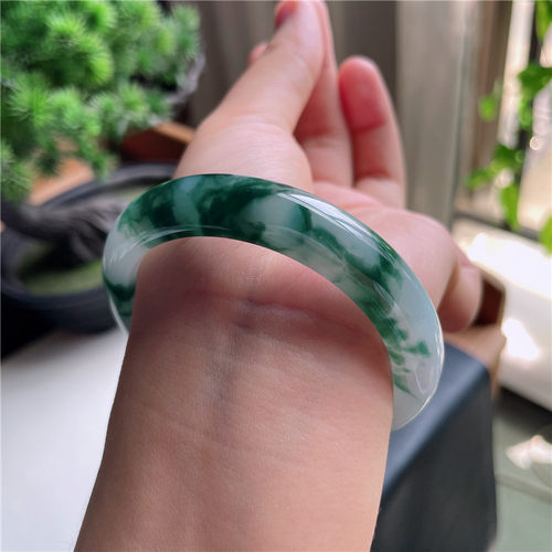 9月新品 鸿玉翡翠53圈口冰糯种飘绿花正圈玉手镯女款正品11D10912