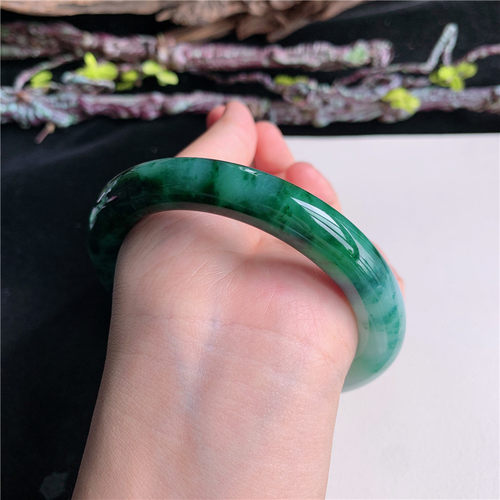 6月新品 鸿玉翡翠63圈口冰糯种辣绿花圆条玉手镯女款正品19F70618