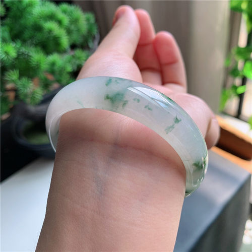 9月新品 鸿玉翡翠56圈口冰种飘绿花正圈玉手镯女款正品11L50909