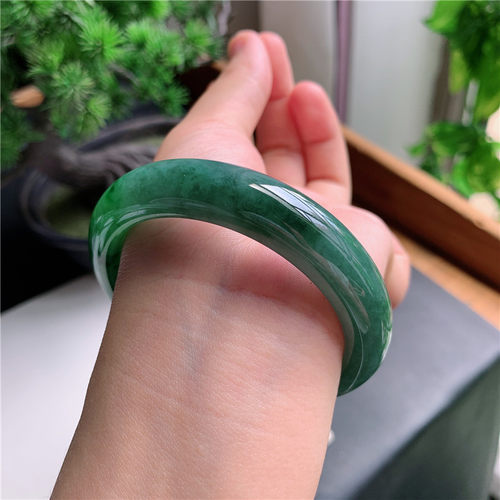 9月新品 鸿玉翡翠56圈口冰种飘辣阳绿正圈玉手镯女款正品2P60903