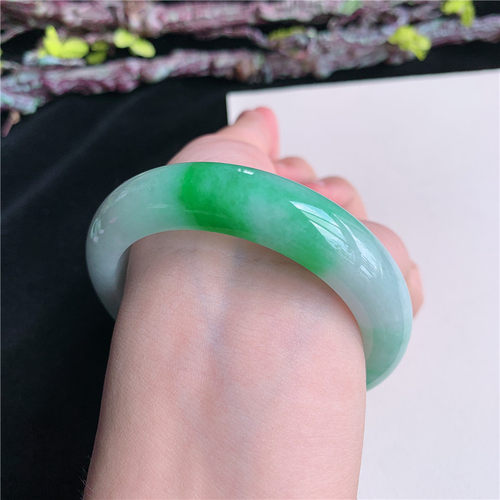 5月新品 鸿玉翡翠54圈口冰糯种飘阳绿正圈玉手镯女款正品1C70527