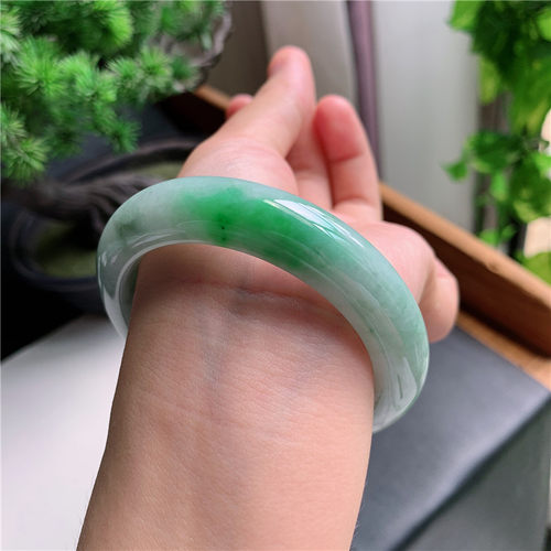 8月新品 鸿玉翡翠55圈口冰糯种飘阳绿正圈玉手镯女款正品2L90829