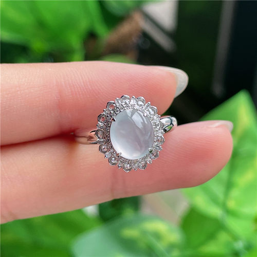 9月新品 鸿玉翡翠18k金镶嵌冰种起光白冰蛋面精美戒指 A940921