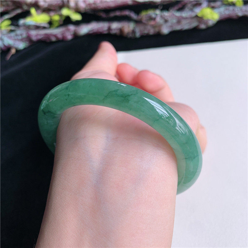 6月新品鸿玉翡翠55圈口冰糯种满色满绿圆条玉手镯女款正品4B60601