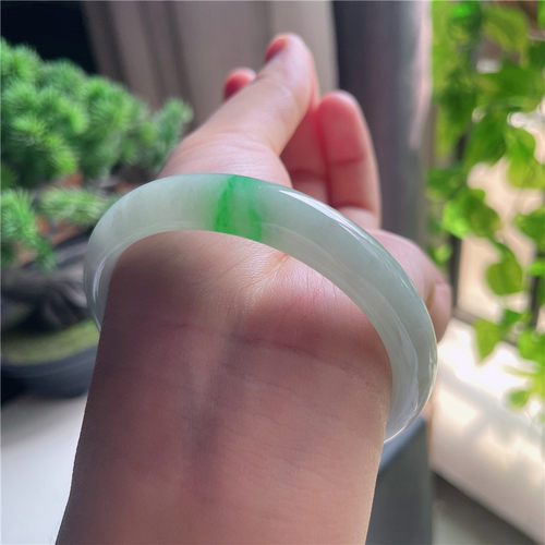 10月新品 鸿玉翡翠56圈口冰糯种飘阳绿正圈玉手镯女款15W41001