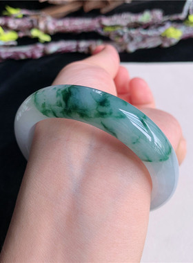 6月新品 鸿玉翡翠54圈口冰糯种飘绿花正圈玉手镯女款正品13F70625