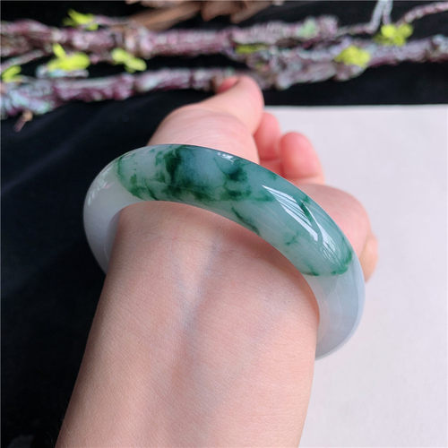 6月新品 鸿玉翡翠54圈口冰糯种飘绿花正圈玉手镯女款正品13F70625