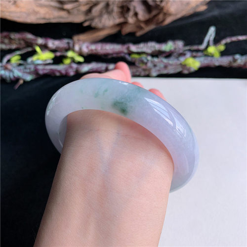 6月新品 鸿玉翡翠60圈口冰糯种紫底飘绿花正圈玉手镯女款78V90623
