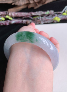 4月新品 鸿玉翡翠52圈口冰糯种飘绿花正圈玉手镯女款 正品7A80428