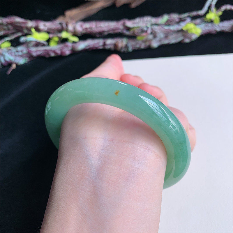 5月新品 鸿玉翡翠57圈口冰糯种果绿色圆条玉手镯女款正品4Y40528