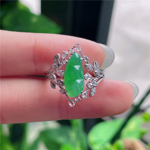 10月新品 鸿玉翡翠18k金镶嵌冰糯种满色满绿四季豆精美戒指G51002