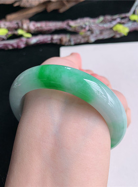 5月新品 鸿玉翡翠54圈口冰糯种飘阳绿正圈玉手镯女款正品6C70518