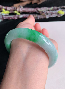 7月新品 鸿玉翡翠54圈口冰糯种飘阳绿正圈玉手镯女款正品41F70704
