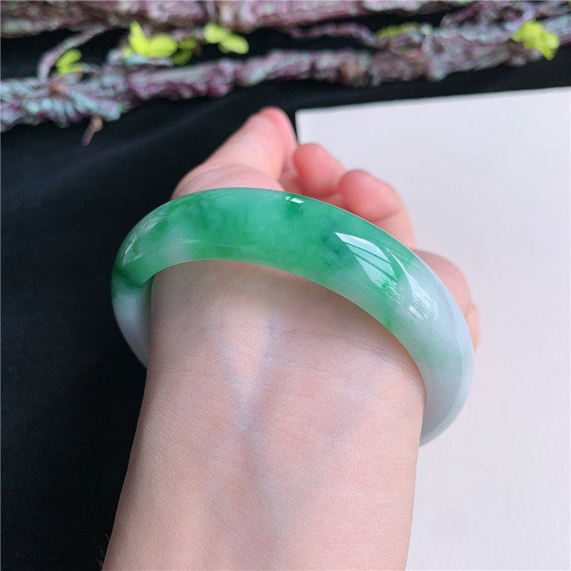 5月新品 鸿玉翡翠60圈口冰糯种飘阳绿正圈玉手镯女款正品11X80527