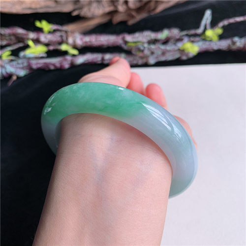 6月新品 鸿玉翡翠60圈口冰糯种飘阳绿正圈玉手镯女款正品11T20624