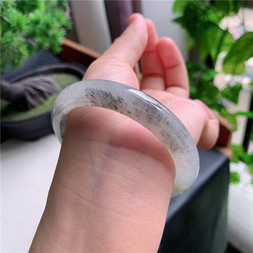8月新品 鸿玉翡翠56圈口冰种乌鸡飘阳绿正圈玉手镯女款5Q70824