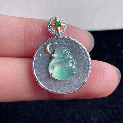 9月新品 鸿玉翡翠18k金镶嵌冰种起光晴水底天鹅精美吊坠 A880909