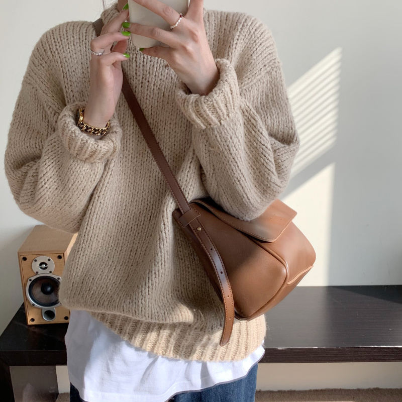 Korean version of loose and lazy Pullover Sweater with thin round neck and Knitted Top in autumn and winter