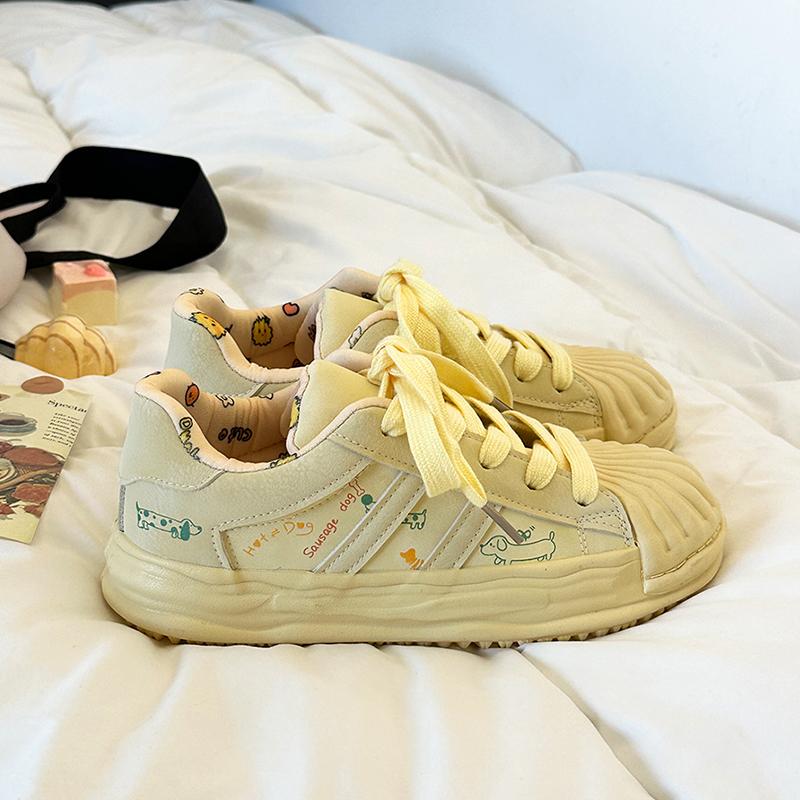 奶黄可爱贝壳头休闲运动板鞋2025春季女学生韩版百搭低帮小白鞋子