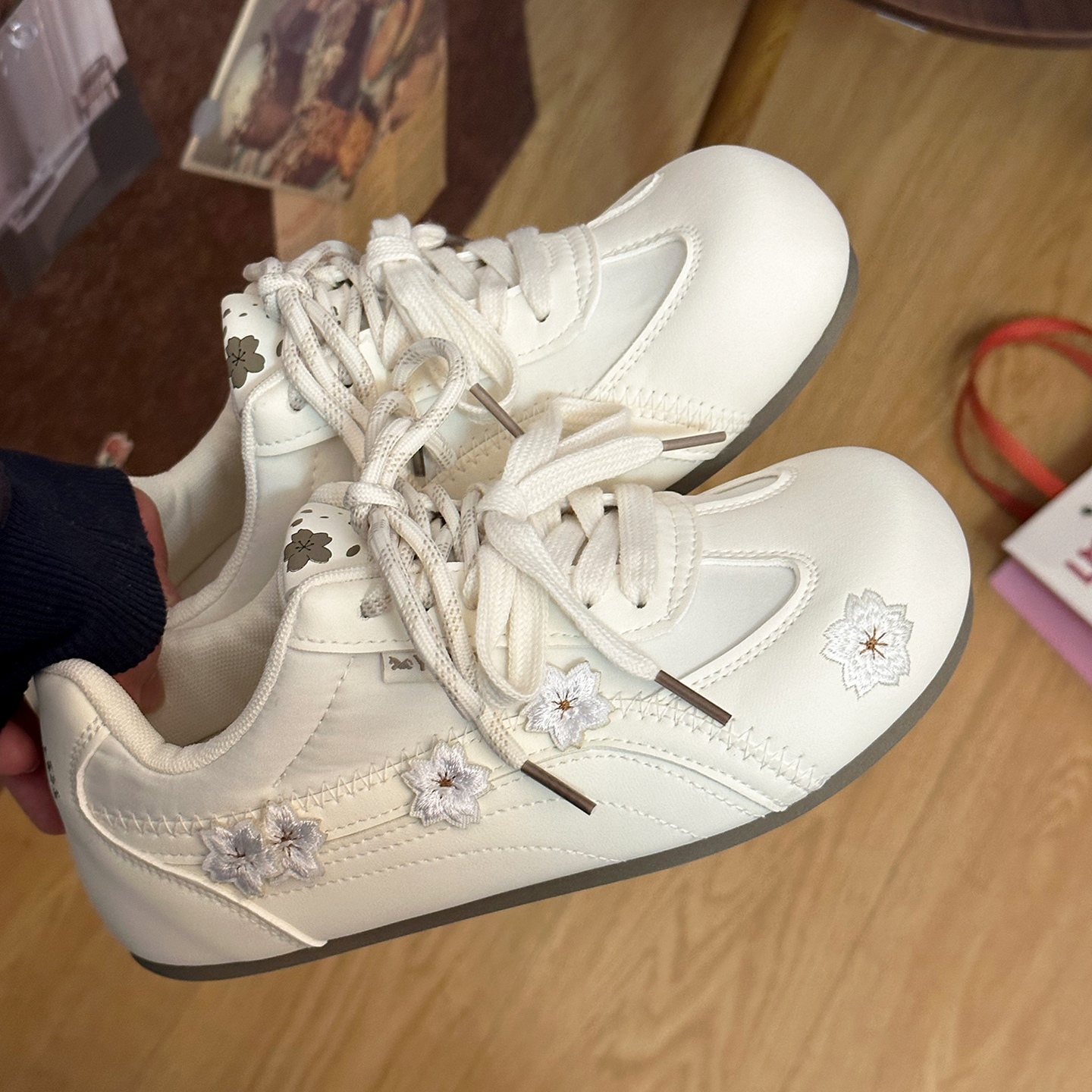 甜美感小白鞋女2025秋季新款复古