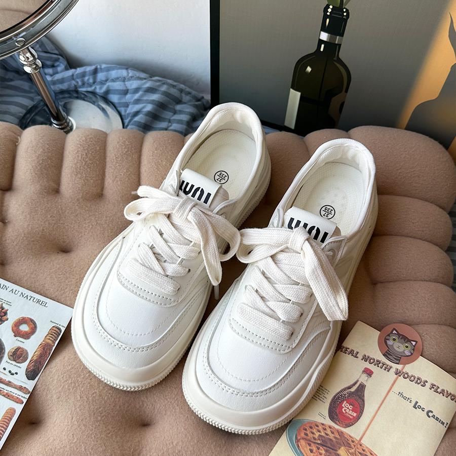 宽脚休闲板鞋夏天透气小白鞋学生